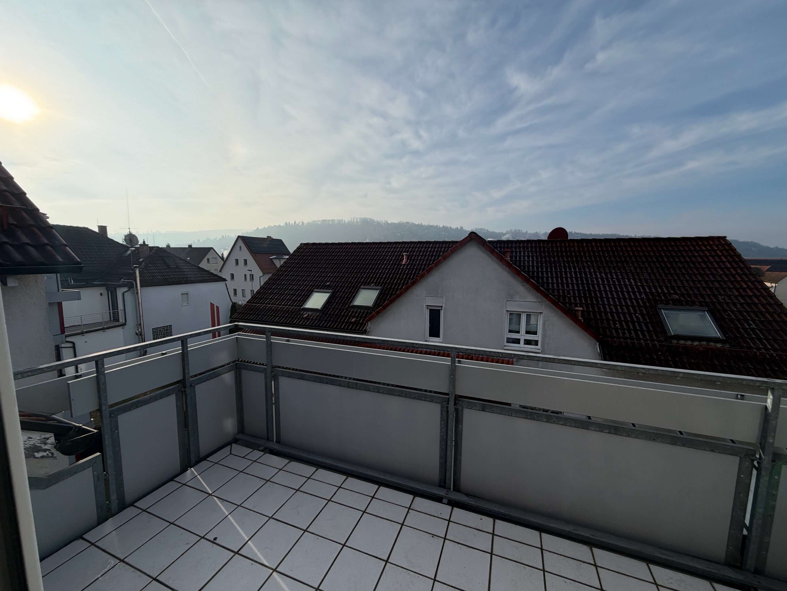 Energetisch hochwertige DG-Wohnung zentral in Grunbach mit viel Nutzfläche und TG-Stellplatz, Rems Murr Kreis – Bild 3