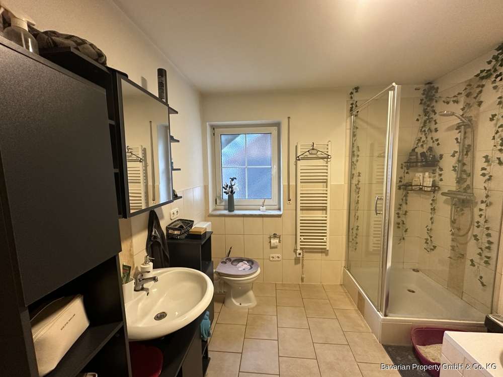 Immobilie in Viechtach - Dreifamilienhaus in Großenau bei Viechtach - jetzt ohne Wohnrecht! - Bild 3