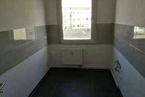 Mehrfamilienhaus mit Ladengeschäften vor den Toren der Landeshauptstadt Magdeburg. Vollvermietung. – Die vollständige Adresse der Immobilie erhältst du vom Anbieter., 39326 Wolmirstedt – Vorschaubild 2