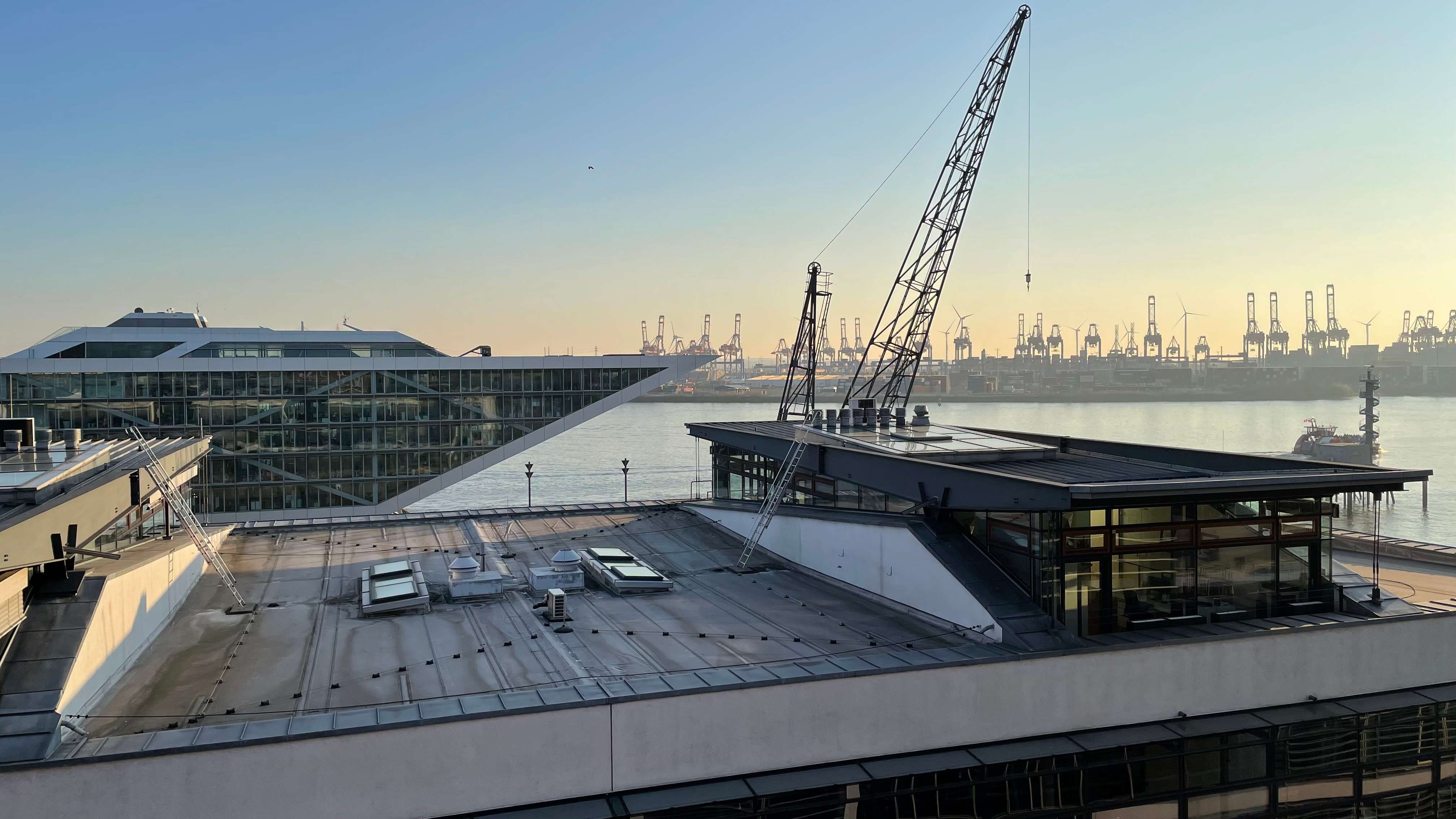 Elbblick: großzügige Altbauwohnung, Hamburg – Bild 1