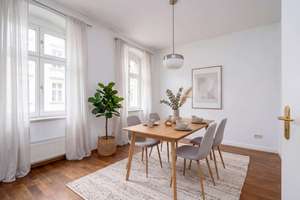 Hübsche Altbauwohnung an der Torstraße mit 2 Zimmern und kleiner Terrasse - aktuell vermietet – Die vollständige Adresse der Immobilie erhältst du vom Anbieter., 10119 Prenzlauer Berg, Berlin – Vorschaubild 2