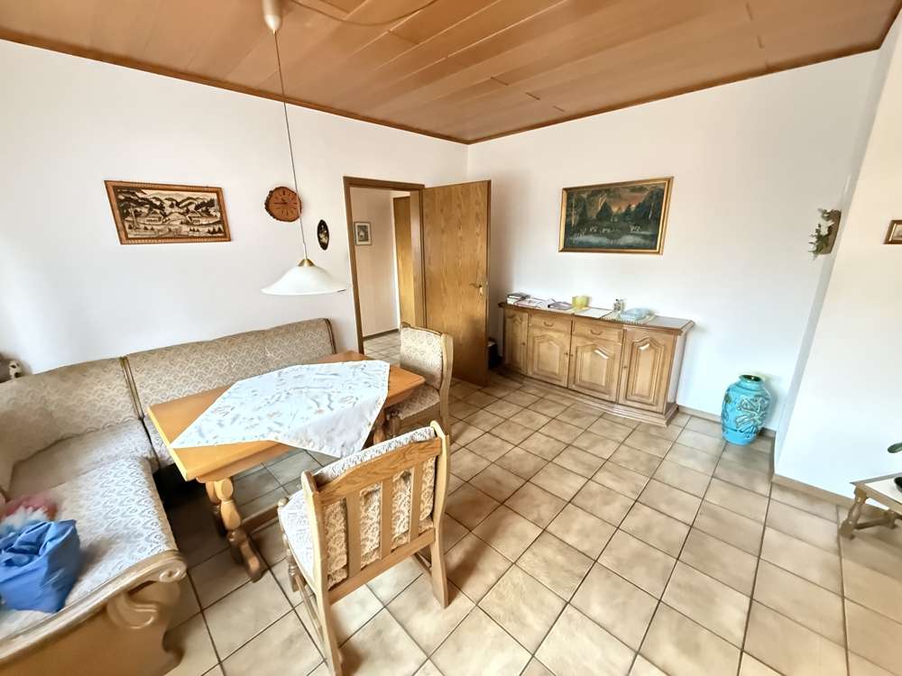 Immobilie in Steimel - Ansprechendes Einfamilienhaus mit außergewöhnlichem Raumangebot in ruhiger Ortsrandlage - Bild 3