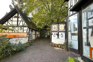 Romantisches Refugium mit Pioniergeist: Charming Hofreite mit Fachwerkhaus, Nebengebäude und Scheune – Main-Kinzig-Kreis – Vorschaubild 2
