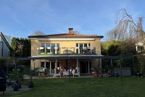 Wohnen und Arbeiten - Ihre Villa mit Wohlfühlgarantie in Wohldorf-Ohlstedt – Die vollständige Adresse der Immobilie erhältst du vom Anbieter., 22397 Wohldorf-Ohlstedt, Hamburg – Vorschaubild 12