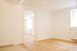 * ERSTBEZUG NACH SANIERUNG* Hochwertige 2,5 ZKB mit Charme im Herzen Friedbergs