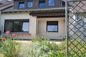 Wohnen mit Charakter: Gepflegte Doppelhaushälfte in BS -Terrasse u. Beet dazu.  Ohne Gartennutzung.