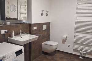 Moderne 2-Zimmer-EG Wohnung mit Terrasse  und kleinem Garten – Lönsstraße 22, 85055 Nordost, Ingolstadt – Vorschaubild 4