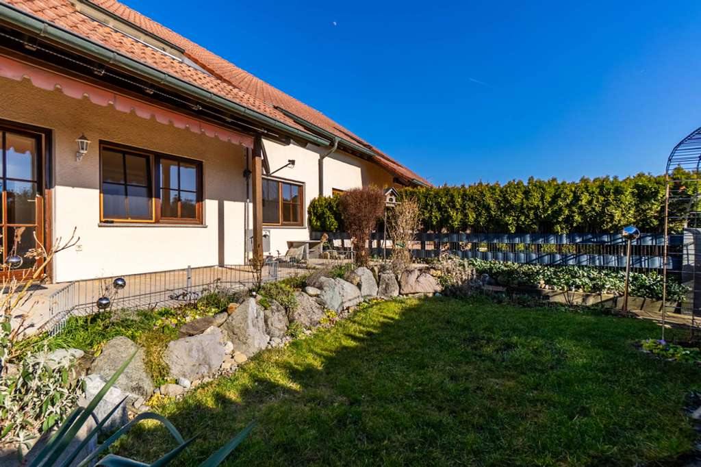 Immobilie in Bergatreute - Bergatreute - Gepflegte 4-Zi.-Wohnung mit eigenem kleinem Garten… - Bild 3