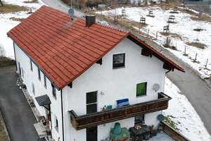 Zweifamilienhaus mit großem Potenzial für Handwerker und Gestalter – Die vollständige Adresse der Immobilie erhältst du vom Anbieter., 94107 Untergriesbach – Vorschaubild 2
