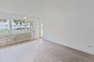 Viel Raum zum Leben: Gepflegte 4-Zimmer-Wohnung mit Balkon, Einbauschränken & 2 Bädern – Am Heilandsfrieden 11, 33104 Schloß Neuhaus, Paderborn – Vorschaubild 1