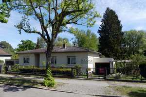 Hermsdorf! Gepflegter Massivbungalow in idyllischer Fließtallage mit zwei Garagen – Berlin – Vorschaubild 2