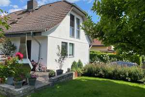 Freistehendes Einfamilienhaus mit schön eingewachsenem Garten - von Privat – Rheingau-Taunus-Kreis – Vorschaubild 1