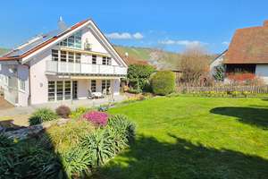 Exklusives Einfamilienhaus mit ELW, Wellnessbereich, PV-Anlage und traumhaftem Garten in S-Uhlbach – Die vollständige Adresse der Immobilie erhältst du vom Anbieter., 70329 Uhlbach, Stuttgart – Vorschaubild 3