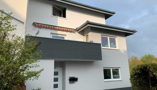 Bild von Familienzeit in einem schönen Zuhause