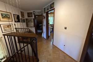 GERÄUMIGES EINFAMILIENHAUS
MIT GARTEN UND GARAGE
IN STADTNAHER LAGE – Die vollständige Adresse der Immobilie erhältst du vom Anbieter., 74523 Schwäbisch Hall – Vorschaubild 10