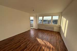 Frisch saniert & ganz oben: Hier wohnt die kleine Familie mit großem Ausblick! – Gerhart-Hauptmann-Straße 17, 47226 Rheinhausen-Mitte, Duisburg – Vorschaubild 4