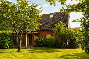Licht, Luxus, Lebensqualität – Einfamilienhaus mit Charakter – Paul-Löbe-Weg 4, 25337 Elmshorn – Vorschaubild 3