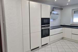 4 Zimmerwohnung mit schöner 30qm großen Terrasse in zentraler Lage – Die vollständige Adresse der Immobilie erhältst du vom Anbieter., 70736 Fellbach – Vorschaubild 2