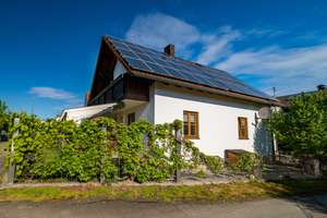 Energieeffizient, familienfreundlich, wertstabil – attraktives Einfamilienhaus mit Photovoltaik – Die vollständige Adresse der Immobilie erhältst du vom Anbieter., 84048 Mainburg – Vorschaubild 1