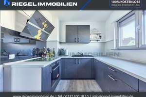 Sie hier? Wir auch! 1.487 m² Grdst., Bauplatz, PV-Anlage, 2 Familienhaus mit 3 Wohnungen, 2 Garagen – Die vollständige Adresse der Immobilie erhältst du vom Anbieter., 67459 Böhl-Iggelheim – Vorschaubild 1