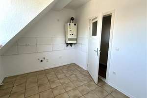 Helle 2 Zimmer-Dachgeschosswohnung zentral in Bremerhaven – Schönianstraße 32, 27570 Geestemünde, Bremerhaven – Vorschaubild 4