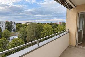 Frisch renovierte 3-Zimmer-Wohnung mit Westbalkon und traumhaftem Weitblick