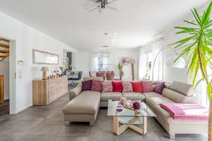 Lichtdurchflutetes Einfamilienhaus mit Photovoltaik, eigenem Garten und Garage. – Die vollständige Adresse der Immobilie erhältst du vom Anbieter., 84048 Mainburg – Vorschaubild 3
