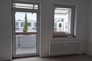 Sanierte 2-Zimmerwohnung mit modernem Badezimmer und Balkon. – Westfalenstr. 42, 40472 Düsseldorf – Vorschaubild 2