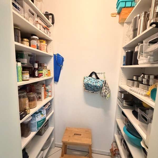 *** gepflegte 3-Zimmer-Wohnung in zentraler Lage - WG-geeignet ***