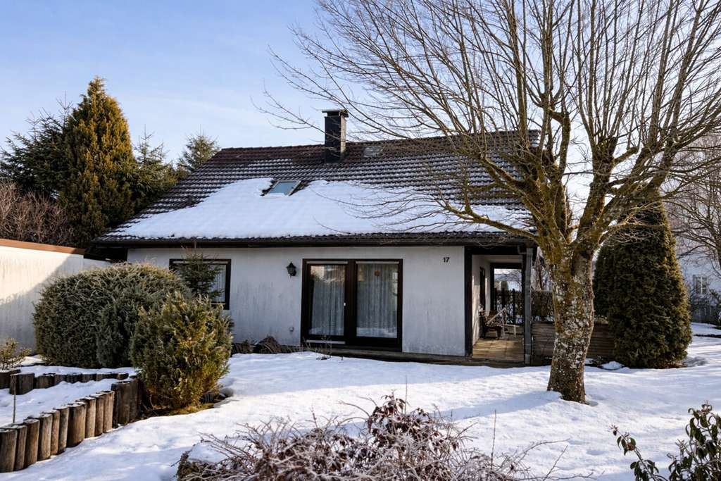 Immobilie in Argenbühl - Einfamilienhaus in ruhiger Lage - 5 Zimmer, Garten & Blick ins Grüne - Bild 1