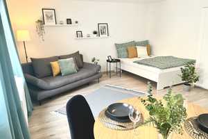 Moderne und gemütlich möblierte 1- Zimmer Wohnung in zentraler Lage von Karlsruhe – Karlsruhe – Vorschaubild 1