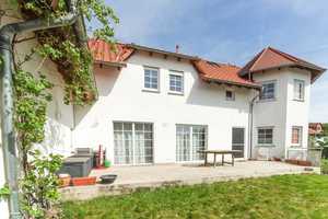 Repräsentatives Anwesen 753 qm mit Wohnhaus und Einliegerwohnung 284 qm + Büro und Lagerhalle 469 qm – Bad Dürkheim (Kreis) – Vorschaubild 1