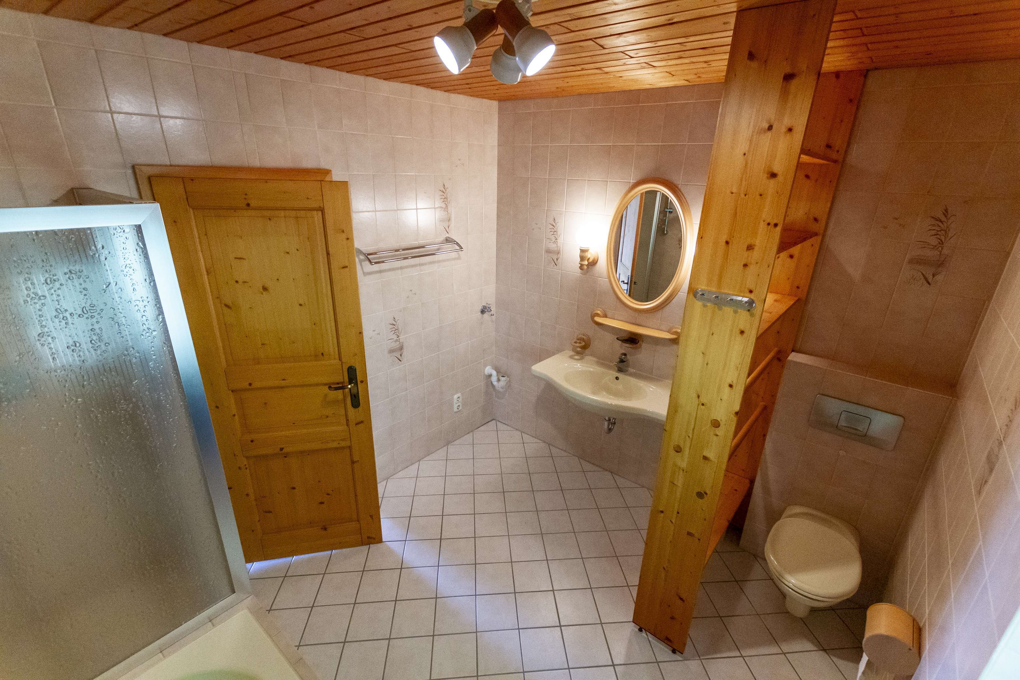 Immobilie in Breuberg - Kapitalanlage mit Aussicht: Drei Wohneinheiten, sofort vermietbar, attraktive Rendite, Sandbach - Bild 1