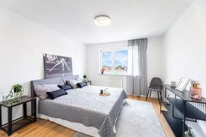 Ohne Makler: Sofort freie renovierte Wohnung mit Balkon, Domblick und Garage. 5% Rendite möglich. – Seebachmarter 6, 96103 Hallstadt – Vorschaubild 1