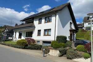 ***Einziehen und wohlfühlen - großes Ein-/Zweifamilienhaus in Eslohe-Kückelheim*** – Zum Hohenstein 6, 59889 Hochsauerlandkreis – Vorschaubild 1