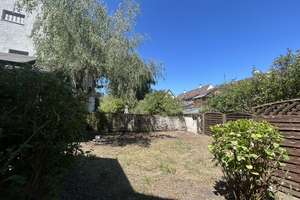 Ruhig und sonnig, renovierungsbedürftig- Toller gr. Garten + 56 qm ausbaubares DG!  + ZUSATZGEBÄUDE – Die vollständige Adresse der Immobilie erhältst du vom Anbieter., 70435 Zuffenhausen-Mitte, Stuttgart – Vorschaubild 3
