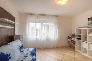 Zentrumsnahes Einfamilienhaus mit parkähnlichem Gartenparadies & PV-Anlage – Lammersdorfer Straße 17, 54576 Hillesheim – Vorschaubild 4