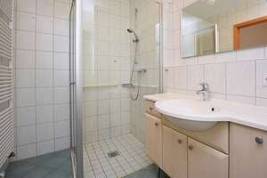 Moderne 2-Zimmer- Wohnung (Baujahr 2008) mit Wintergarten in Stuttgart West, direkt an U-Bahn – Bebelstraße 78, 70183 Vogelsang, Stuttgart – Vorschaubild 4