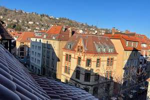 Wunderschöne 2,5-Zimmer-Maisonette-Wohnung mit EBK in Stuttgart Süd