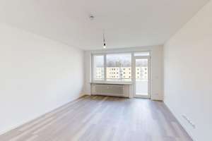 Erstbezug nach Top-Sanierung! 3 Zi. Wohnung mit EBK, Balkon & TG-Stellplatz in Bogenhausen-Denning – Warthestraße 14, 81927 Englschalking, München – Vorschaubild 1