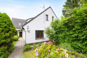 Doppelhaushälfte mit Kamin und gepflegtem Garten in gefragter Lage von Britz – Die vollständige Adresse der Immobilie erhältst du vom Anbieter., 12347 Britz, Berlin – Vorschaubild 10