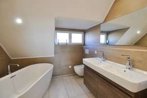 Sofort bezugsfreie Maisonette-Wohnung in schöner Lage – Die vollständige Adresse der Immobilie erhältst du vom Anbieter., 70439 Stammheim-Süd, Stuttgart – Vorschaubild 1