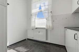 **Perfekt geschnittener Grundriss trifft auf charmante 3 Zimmer Altbauwohnung mit Balkon** – Die vollständige Adresse der Immobilie erhältst du vom Anbieter., 12169 Steglitz, Berlin – Vorschaubild 16