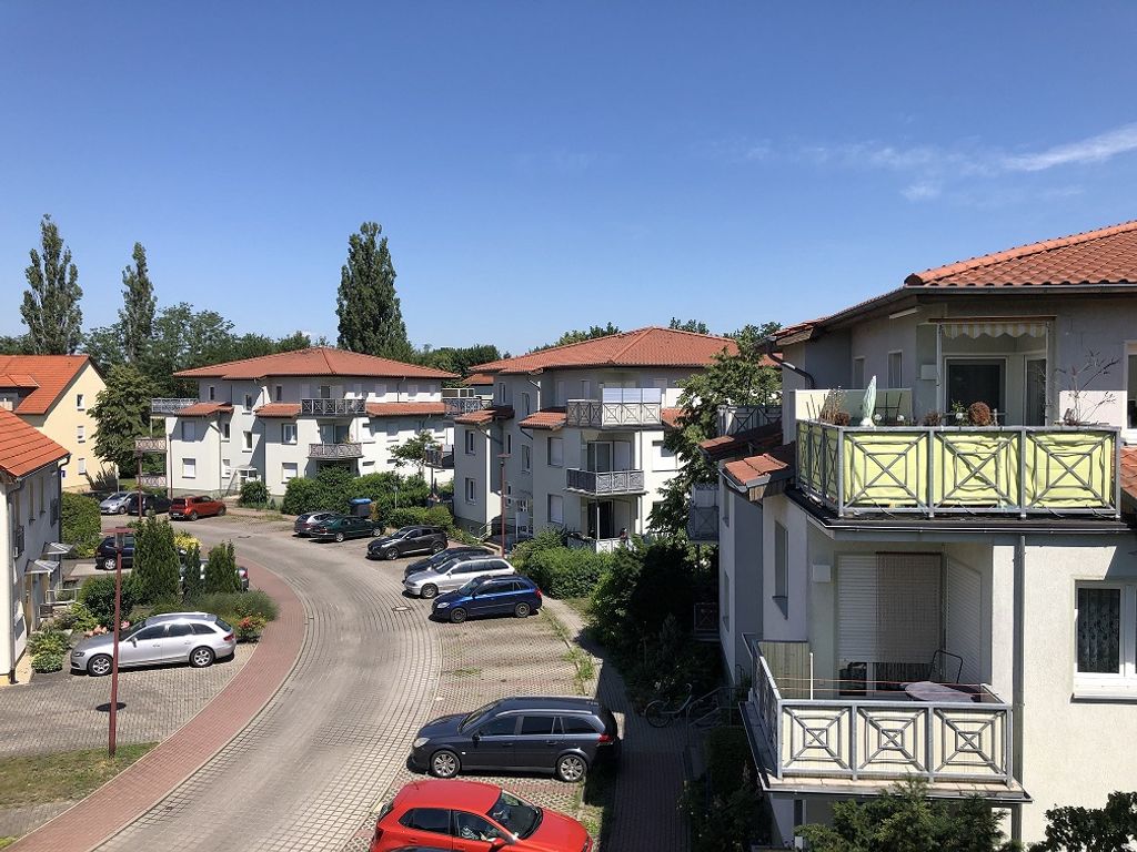 DIE perfekte Wohnung: Weitblick und Süd-Balkon- 2 Zimmer ...