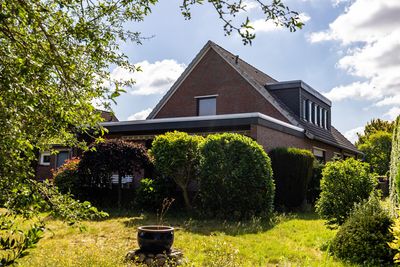 *** 2 FAMILIENHAUS in BELIEBTER und RUHIGER LAGE - WOHNEN mit 2 GENERATIONEN und TOP GRUNDRISS ***