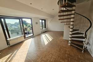 Helle Maisonette-Wohnung mit traumhaft großer Dachterrasse
