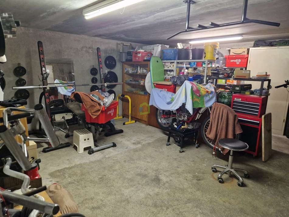 Keller unter Garage