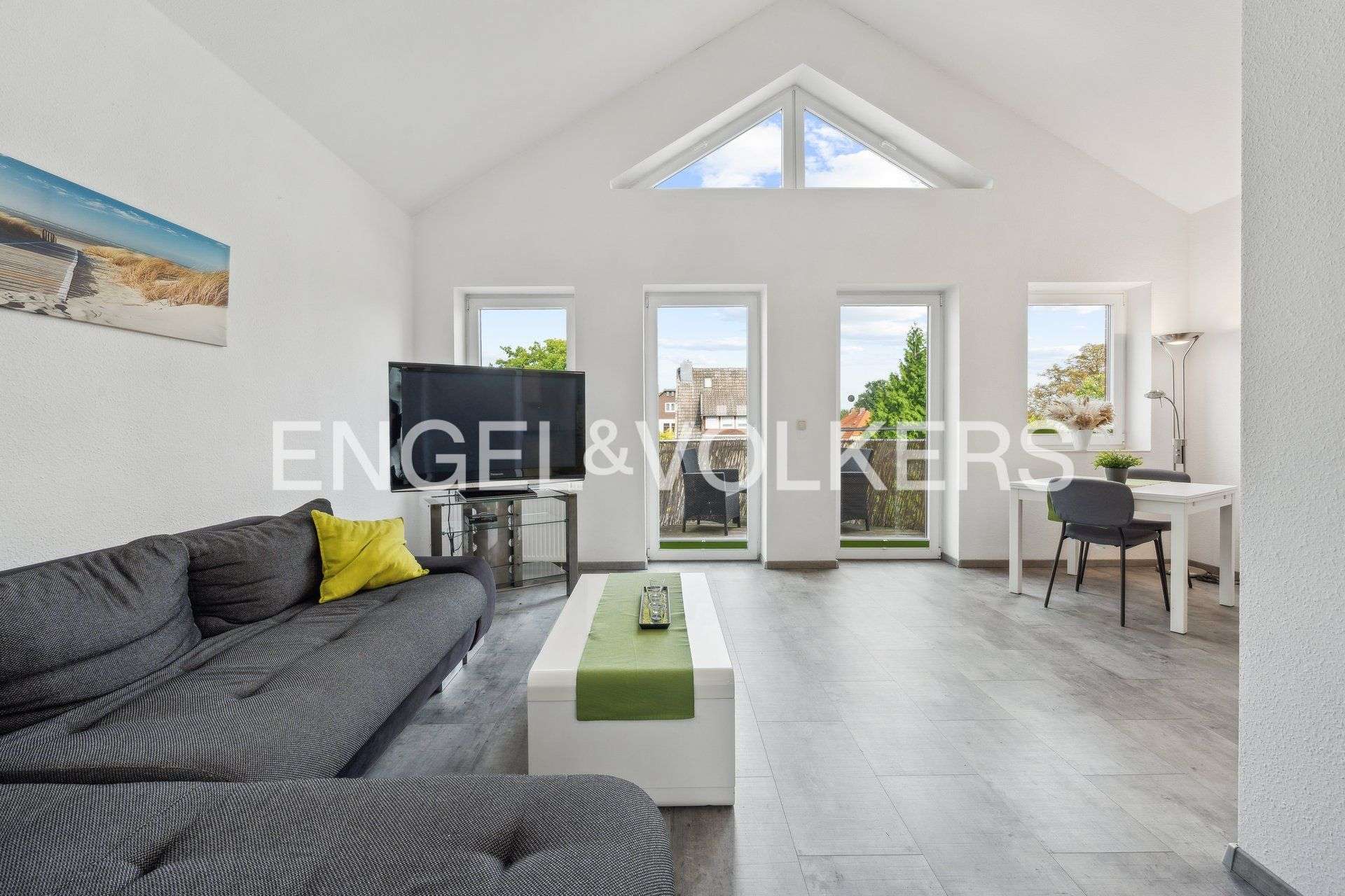 Immobilie in Schwülper - EXTRAVAGANTE MÖBLIERTE WOHNUNG IN TOLLER LAGE - Bild 2