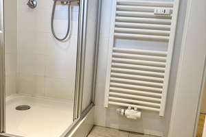 Modernisierte 2-Zimmer-Wohnung mit Loggia und Aufzug in Gerresheim – Die vollständige Adresse der Immobilie erhältst du vom Anbieter., 40627 Gerresheim, Düsseldorf – Vorschaubild 8