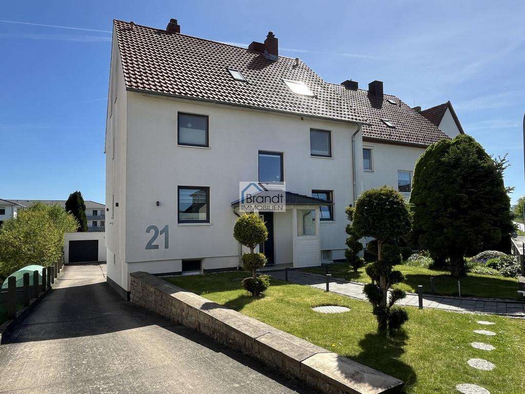 Immobilie in Rosdorf - Lichtdurchflutetes, aufwändig saniertes Mehrfamilienhaus mit weiterem Bauplatz in Rosdorf! - Bild 0